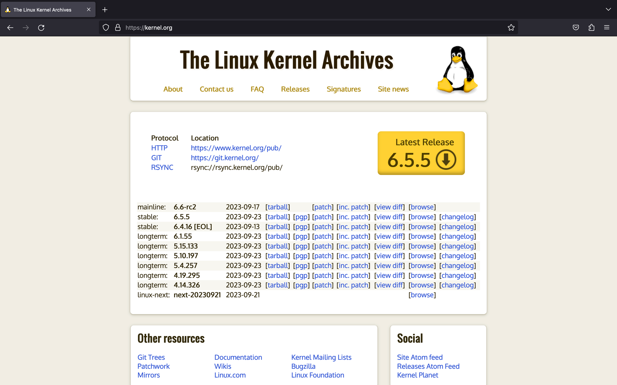 Screenshot of kernel.org showing the list of available kernels