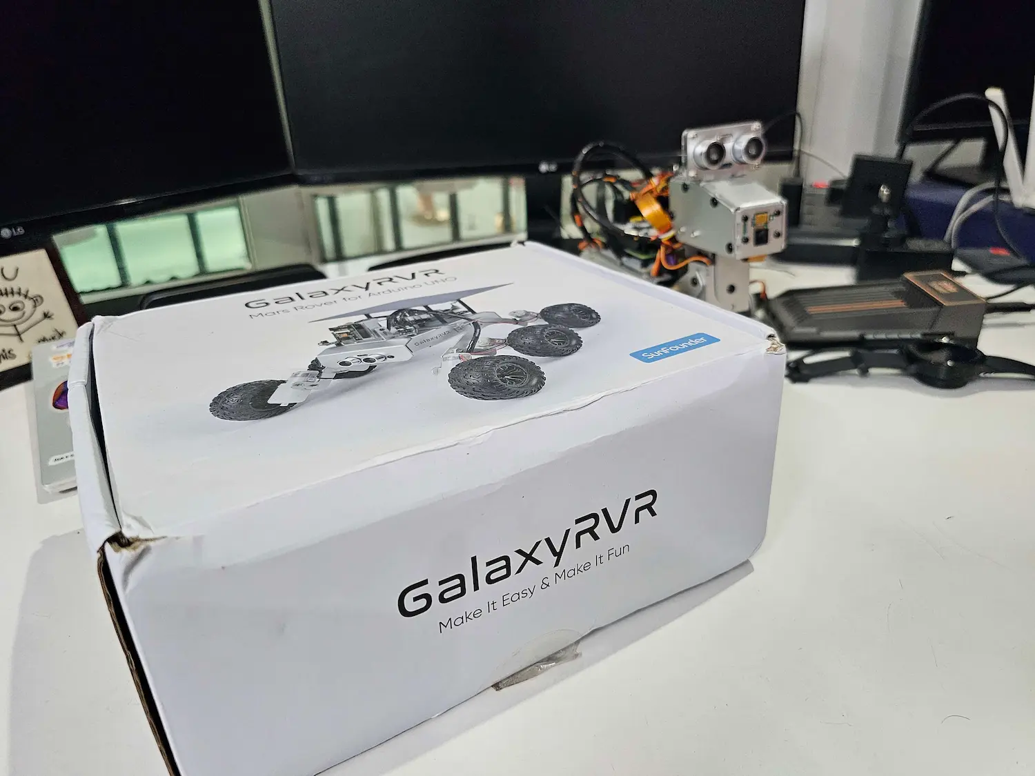 Unboxing SunFounder's GalaxyRVR Arduino assembly kit