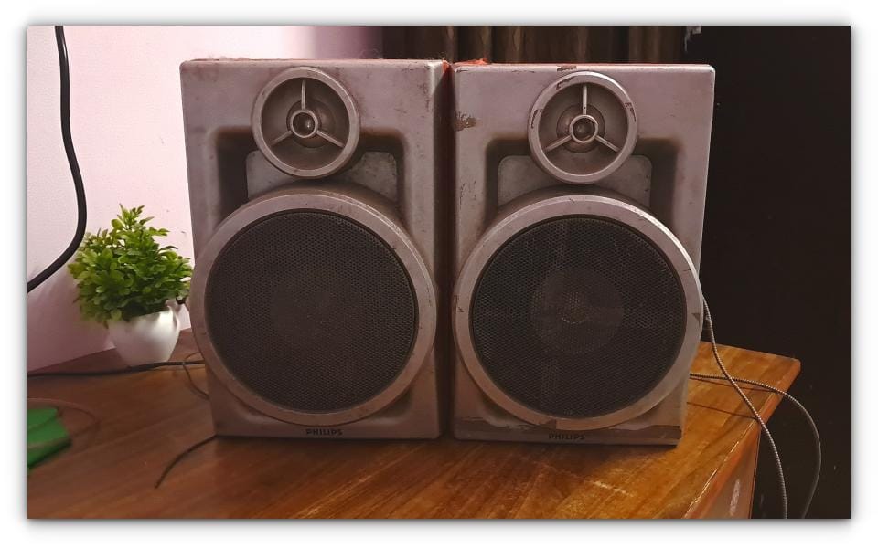old rusty philips hi-fi speakers
