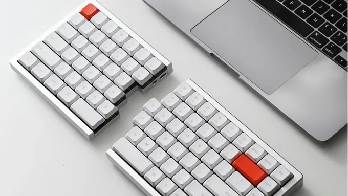 locfree & split keyboard on Kickstarter