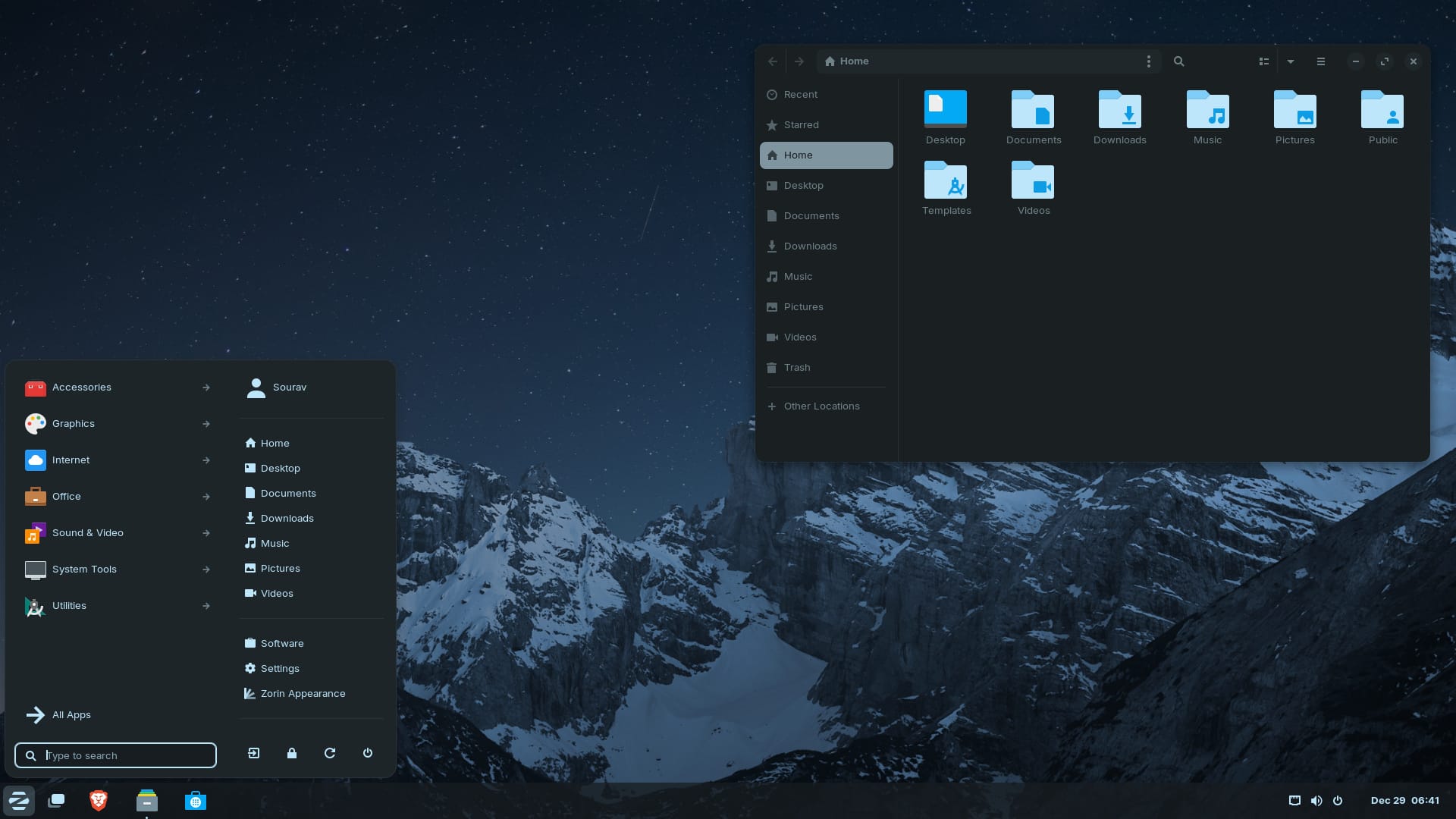 zorin os 17 desktop with file manager